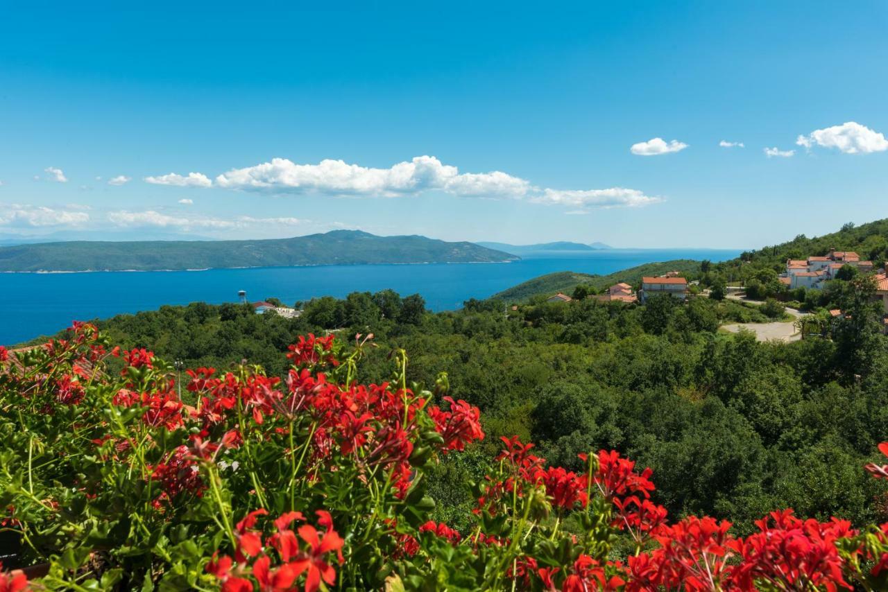 Apartman En Mošćenička Draga Buitenkant foto